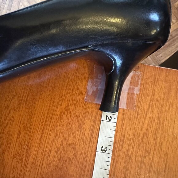 Salvatore Ferragamo Black Leather Pumps With Gold Buckles Size 7.5 - Picture 7 of 10